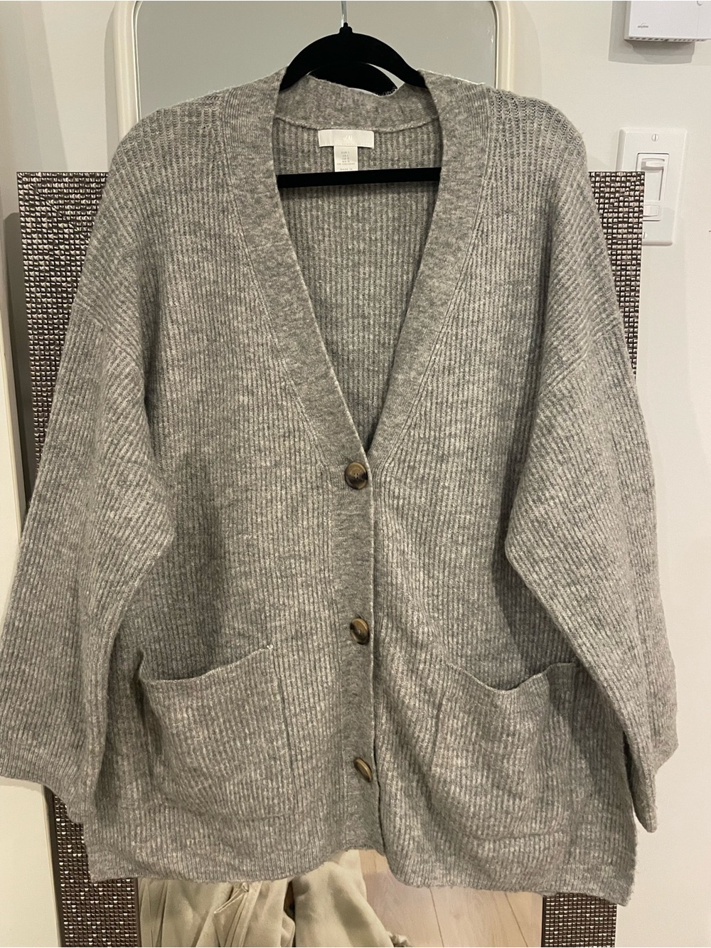H&M Heather Gray Ribbed Button Front Cardigan